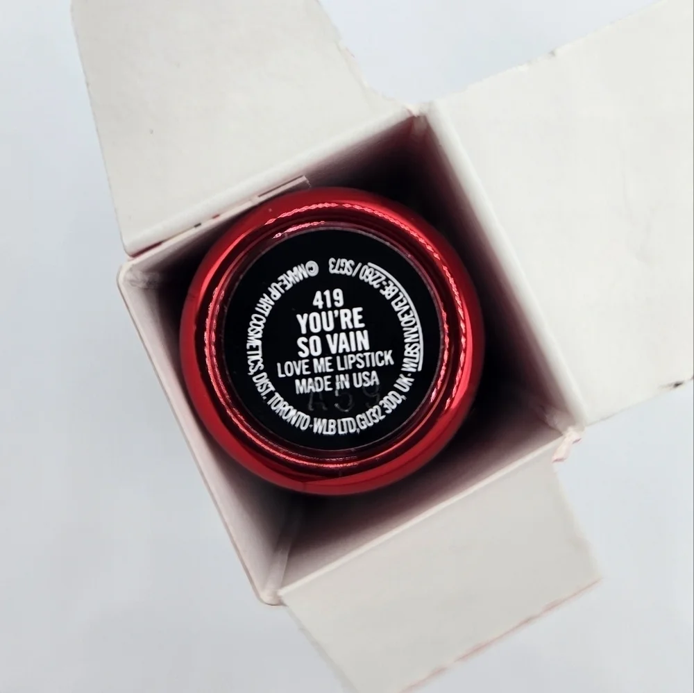 MAC You're So Vain 419 Love Me Lipstick - Picture 10 of 16